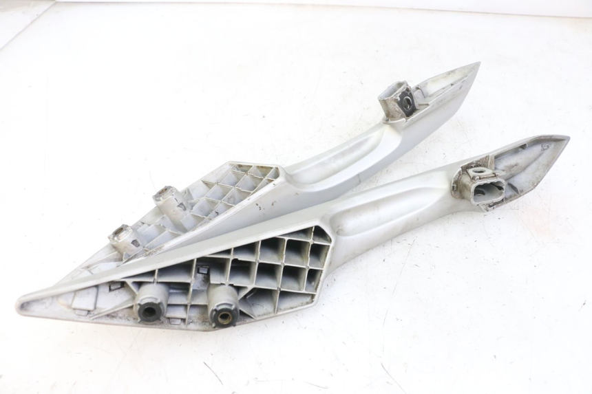 photo de MANIGLIONE PEUGEOT SATELIS 125 (2013 - 2018) - Dettaglio del componente