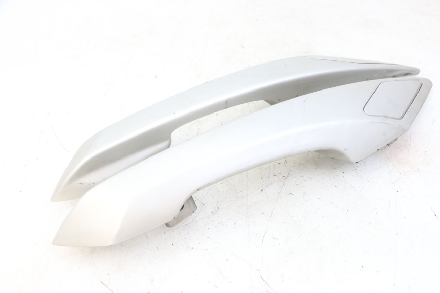 photo de MANIGLIONE PEUGEOT SATELIS 125 (2013 - 2018) - Dettagli dei punti di fissaggio