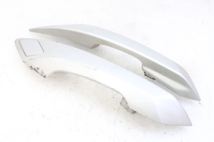 photo de MANIGLIONE PEUGEOT SATELIS 125 (2013 - 2018) - Stato della superficie e materiale