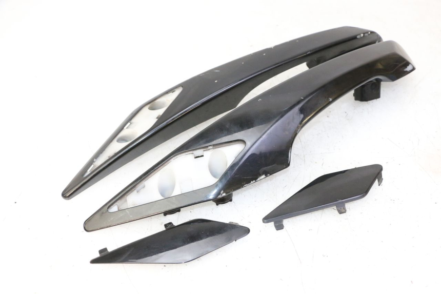 photo de MANIGLIA POSTERIORE PEUGEOT SATELIS 125 (2010 - 2012) - Vista principale