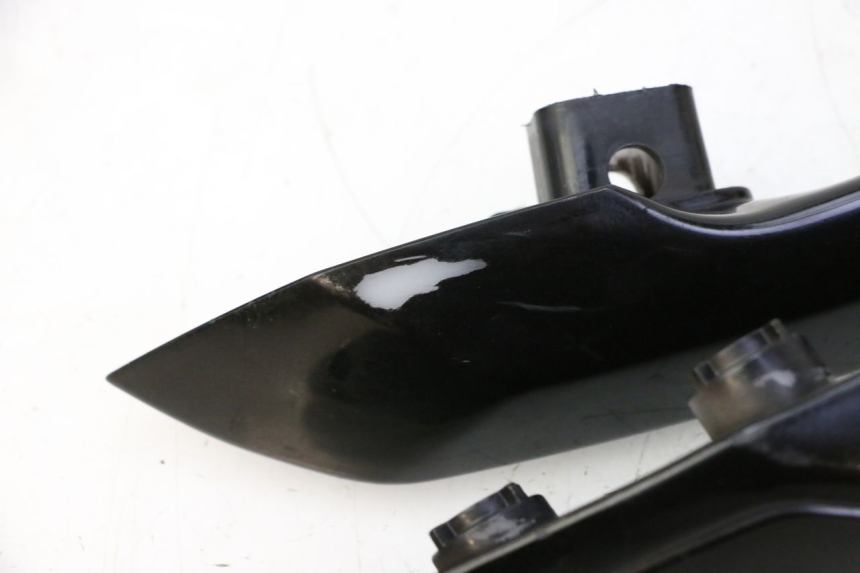 photo de MANIGLIA POSTERIORE PEUGEOT SATELIS 125 (2010 - 2012) - Dettaglio del componente