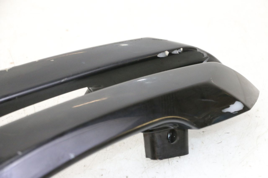 photo de MANIGLIA POSTERIORE PEUGEOT SATELIS 125 (2010 - 2012) - Zoom sui componenti