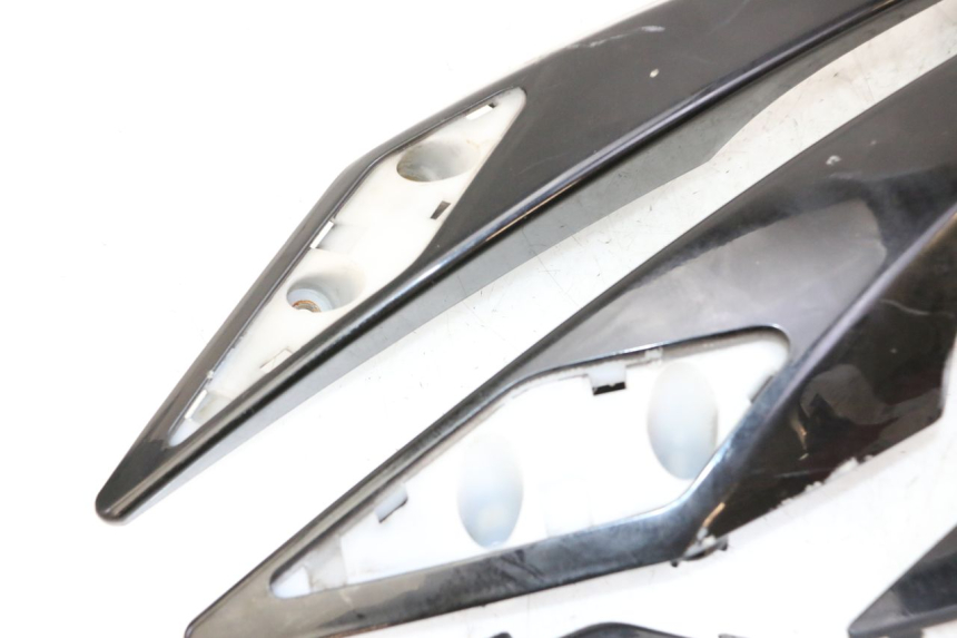 photo de MANIGLIA POSTERIORE PEUGEOT SATELIS 125 (2010 - 2012) - Ispezione visiva dettagliata