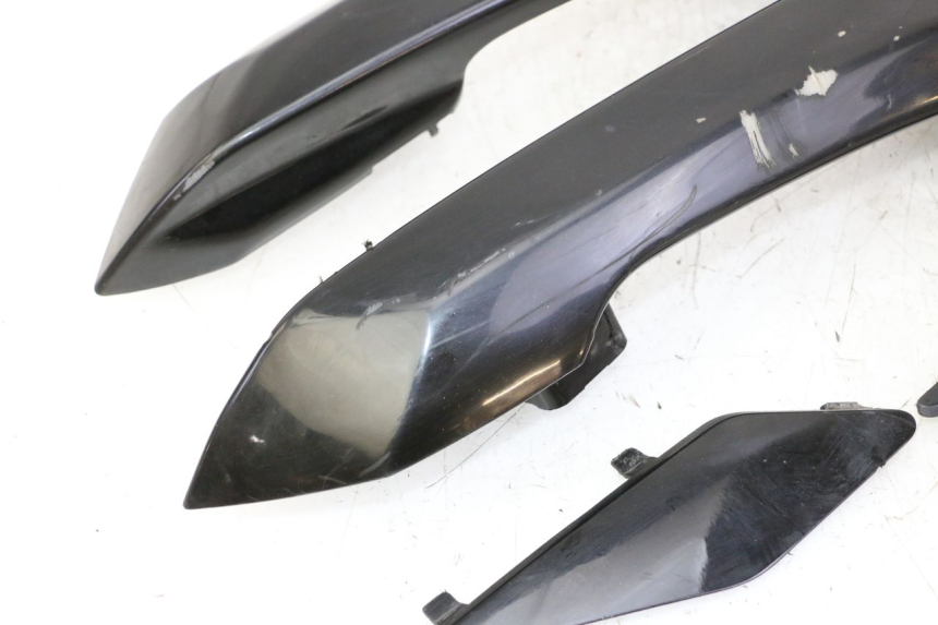 photo de MANIGLIA POSTERIORE PEUGEOT SATELIS 125 (2010 - 2012) - Ricambio usato controllato