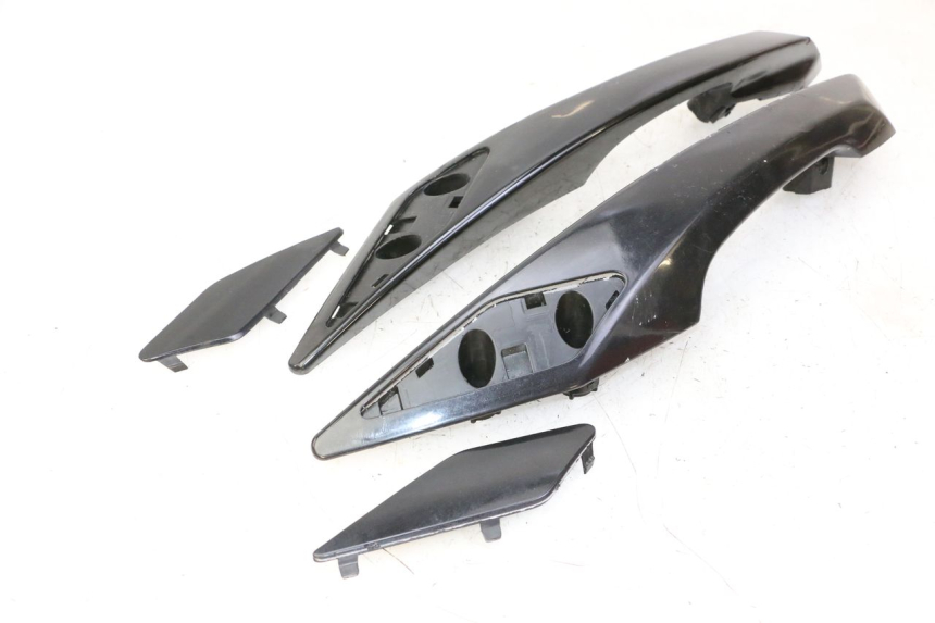 photo de MANIGLIONE PEUGEOT SATELIS 125 (2013 - 2018) - Dettaglio del componente