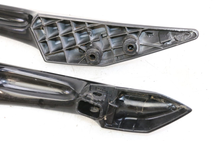 photo de MANIGLIONE PEUGEOT SATELIS 125 (2013 - 2018) - Primo piano tecnico