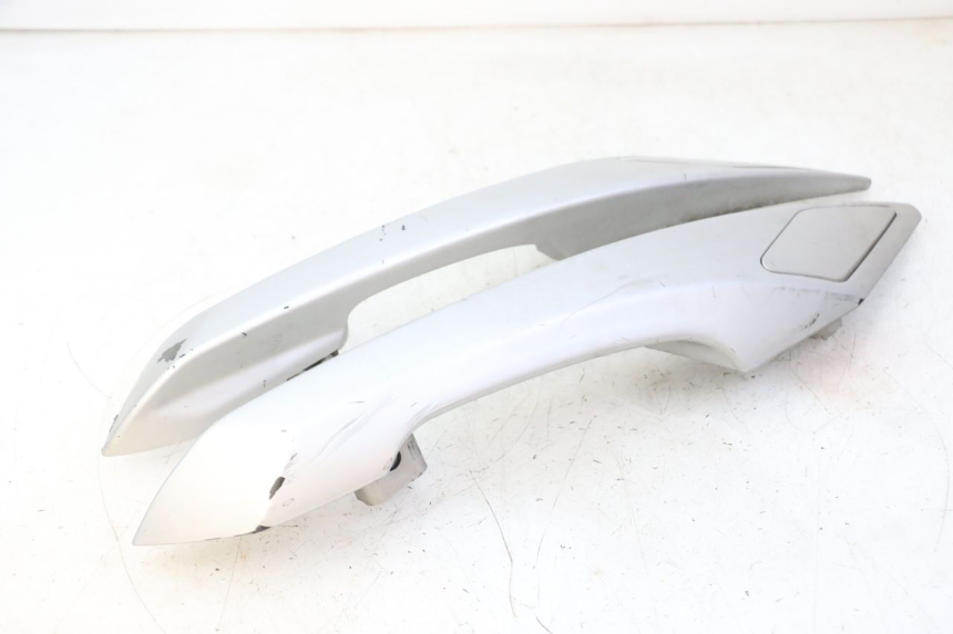 photo de MANIGLIA POSTERIORE PEUGEOT SATELIS 125 (2006 - 2009) - Zoom sullo stato d'uso