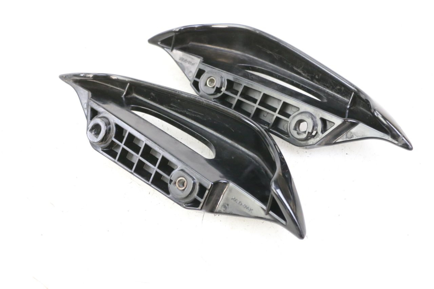 photo de MANIGLIONE SUZUKI BURGMAN 125 (2015 - 2017) - Zoom sullo stato d'uso