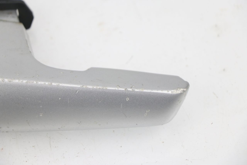 photo de MANIGLIA POSTERIORE YAMAHA XMAX X-MAX 125 (2006 - 2009) - Zoom sui componenti