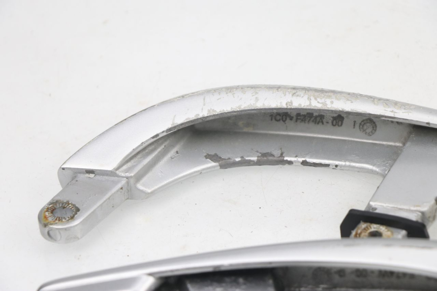 photo de MANIGLIA POSTERIORE YAMAHA XMAX X-MAX 125 (2006 - 2009) - Altra angolazione