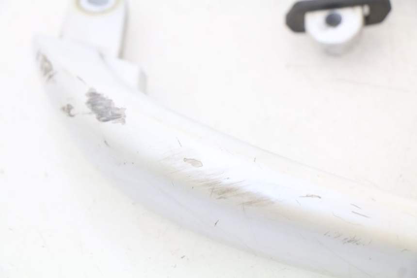 photo de MANIGLIA POSTERIORE YAMAHA XMAX X-MAX 125 (2006 - 2009) - Altra angolazione