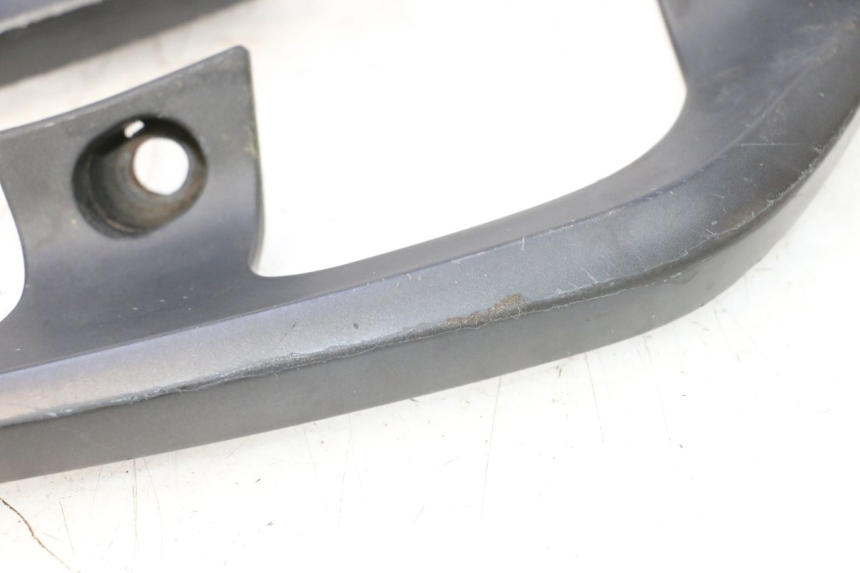 photo de MANIGLIA POSTERIORE YAMAHA X-MAX XMAX 125 (2010 - 2013) - Dettagli dei punti di fissaggio