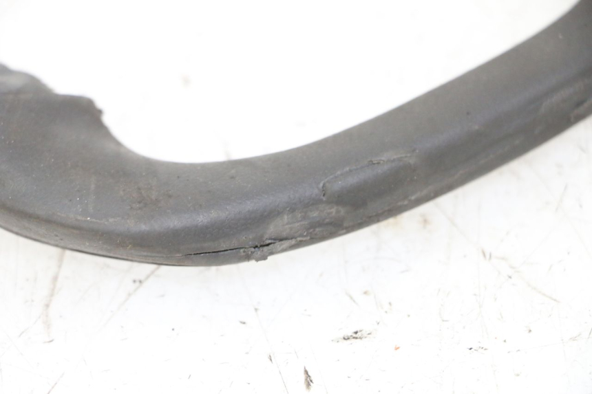 photo de MANIGLIA POSTERIORE YAMAHA XJN DIVERSION 600 (2000 - 2003) - Dettagli dei punti di fissaggio