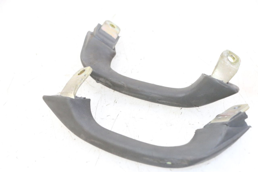 photo de MANIGLIA POSTERIORE YAMAHA XJN DIVERSION 600 (2000 - 2003) - Stato della superficie e materiale