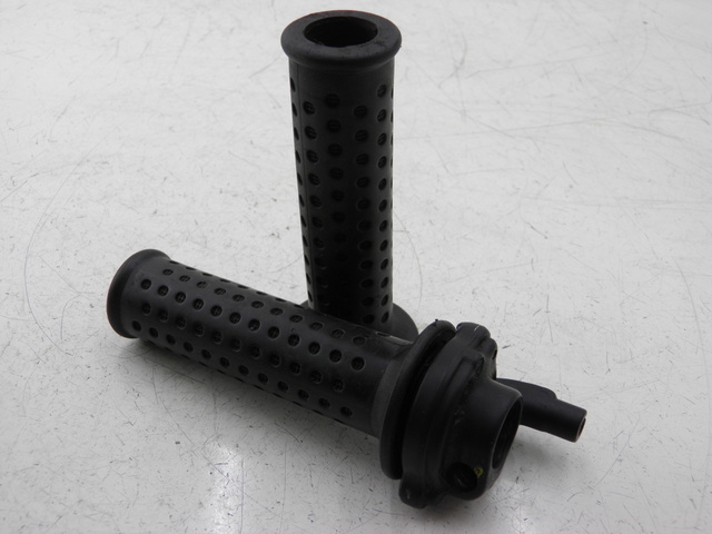 photo de Manopola del manubrio PIAGGIO MP3 RL 125 (2006 - 2014) - Primo piano tecnico