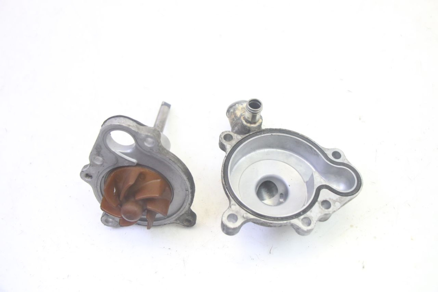 photo de POMPA ACQUA SUZUKI BURGMAN EXECUTIVE ABS 650 (2006 - 2012) - Zoom sullo stato d'uso