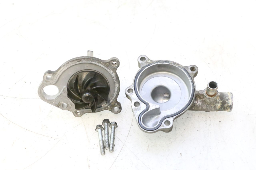 photo de POMPA ACQUA SUZUKI BURGMAN EXECUTIVE ABS 650 (2006 - 2012) - Vista principale