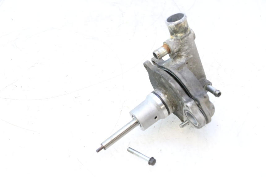 photo de POMPA ACQUA SUZUKI BURGMAN EXECUTIVE ABS 650 (2006 - 2012) - Primo piano tecnico