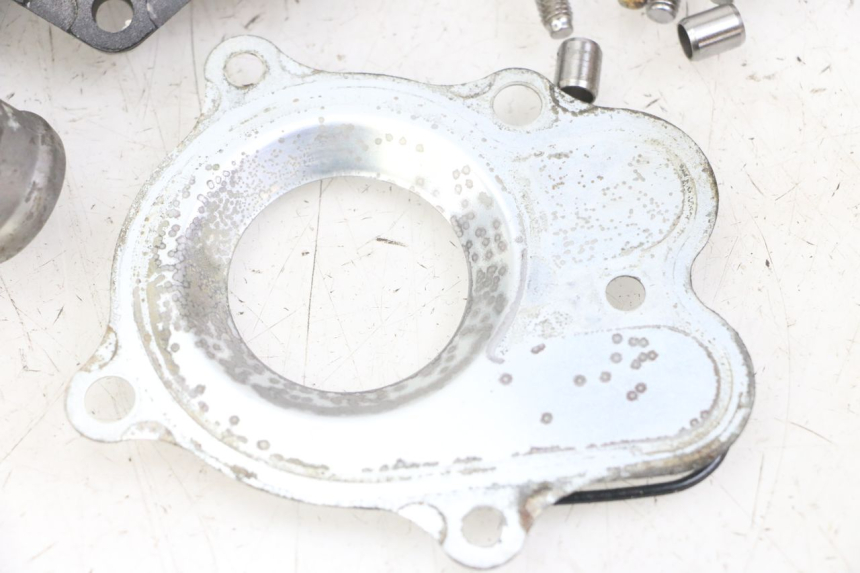 photo de POMPA ACQUA HONDA CB R 1000 (2018 - 2023) - Dettagli dei punti di fissaggio