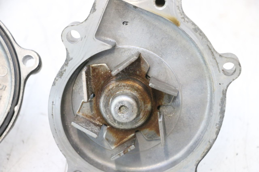 photo de POMPA ACQUA YAMAHA FJR 1300 (2001 - 2005) - Ricambio usato controllato