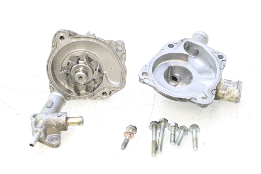 photo de POMPA ACQUA HONDA FJS SILVER WING SILVERWING 400 (2005 - 2008) - Dettaglio del componente