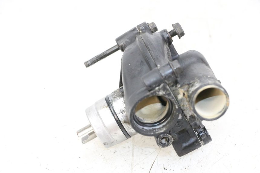 photo de POMPA ACQUA KAWASAKI GTR 1000 (1994 - 2004) - Primo piano tecnico