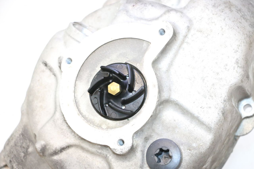 photo de POMPA ACQUA PIAGGIO MP3 LT 300 (2010 - 2016) - Primo piano ad alta risoluzione