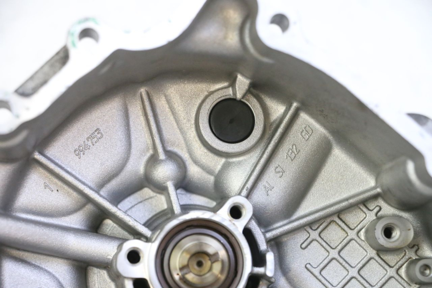 photo de POMPA ACQUA PIAGGIO MP3 RL 250 (2006 - 2010) - Altra angolazione