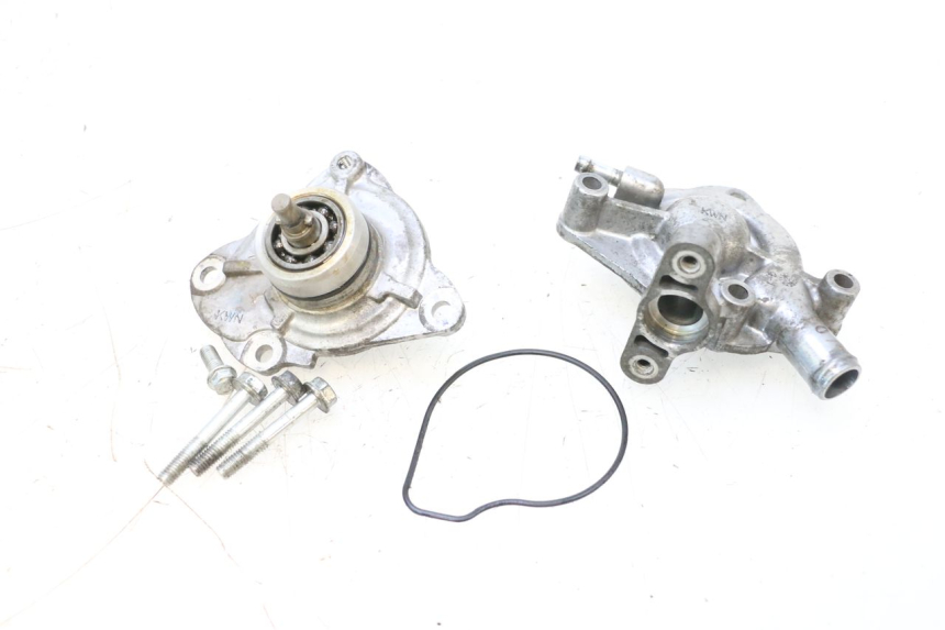 photo de POMPA ACQUA HONDA PCX (JF57/JF64) 125 (2014 - 2018) - Primo piano tecnico