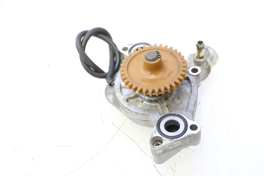 photo de POMPA ACQUA SUZUKI SV S 650 (2003 - 2009) - Primo piano tecnico