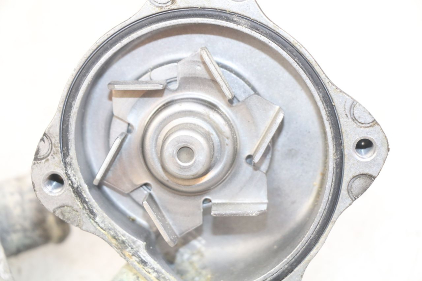 photo de POMPA ACQUA HONDA VFR FI RC46 800 (1998 - 2001) - Stato della superficie e materiale