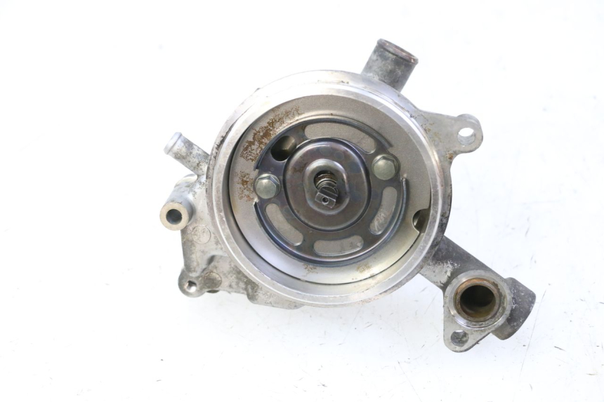 photo de POMPA ACQUA YAMAHA X-MAX XMAX 125 (2010 - 2013) - Dettaglio del componente