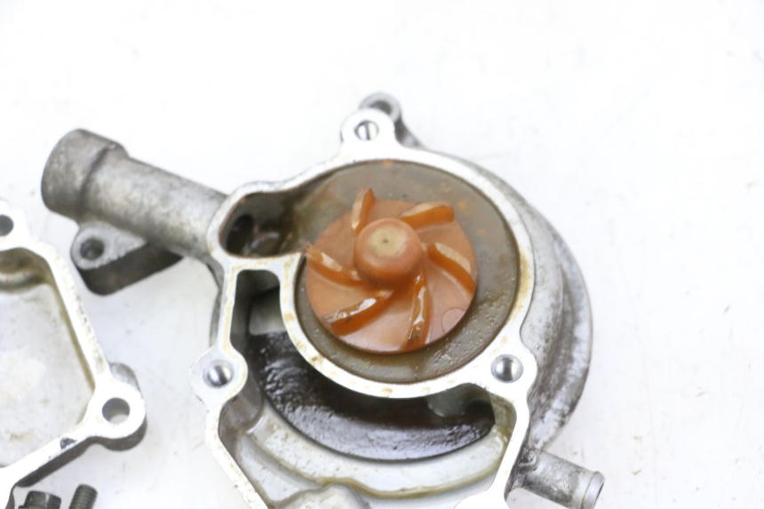 photo de POMPA ACQUA YAMAHA X-MAX XMAX 125 (2010 - 2013) - Dettagli dei punti di fissaggio