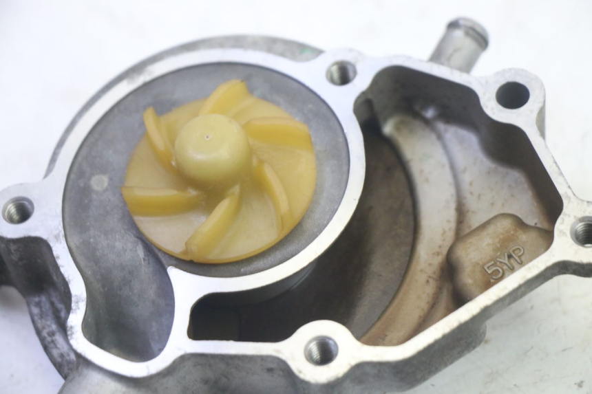 photo de POMPA ACQUA YAMAHA X-MAX XMAX 125 (2010 - 2013) - Altra angolazione