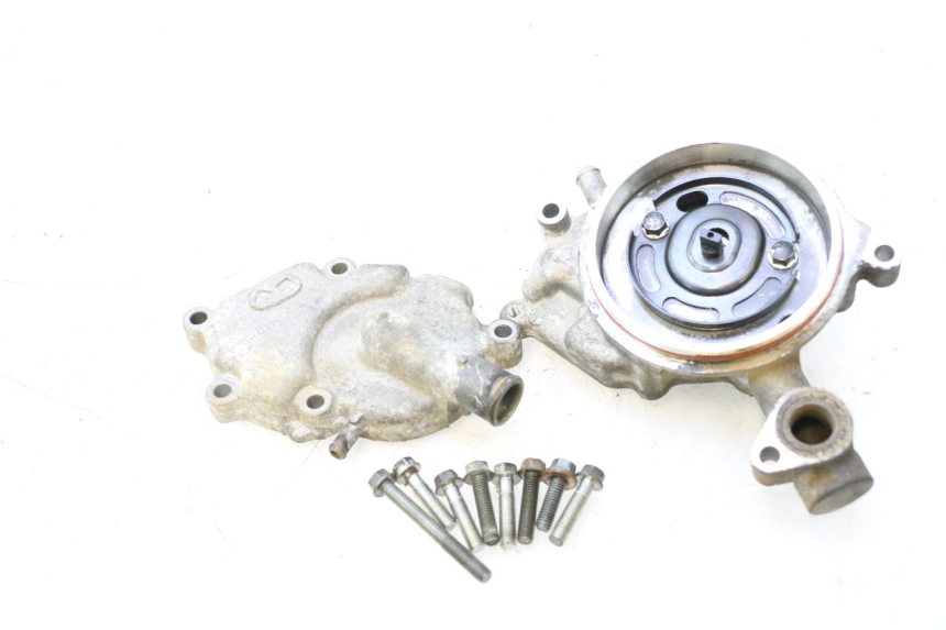 photo de POMPA ACQUA YAMAHA XMAX X-MAX 125 (2006 - 2009) - Stato della superficie e materiale