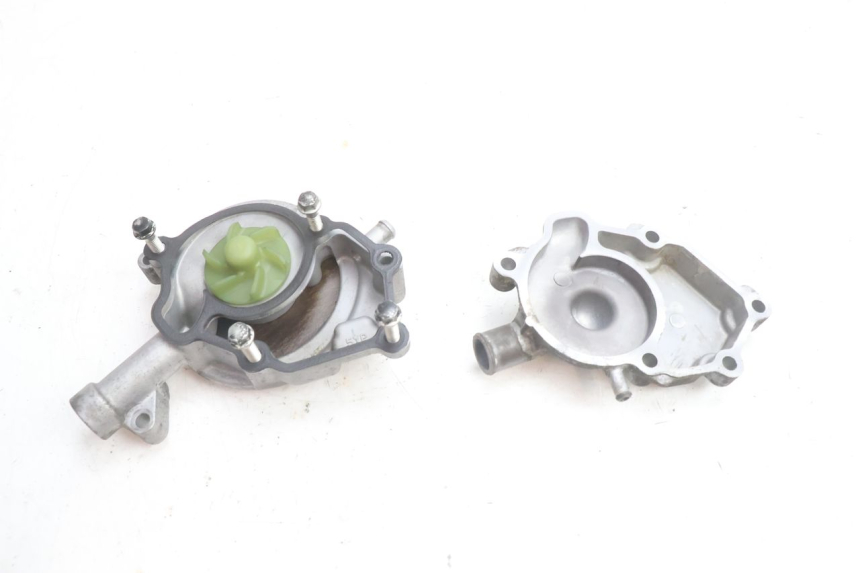 photo de POMPA ACQUA YAMAHA X-MAX XMAX 125 (2010 - 2013) - Vista principale
