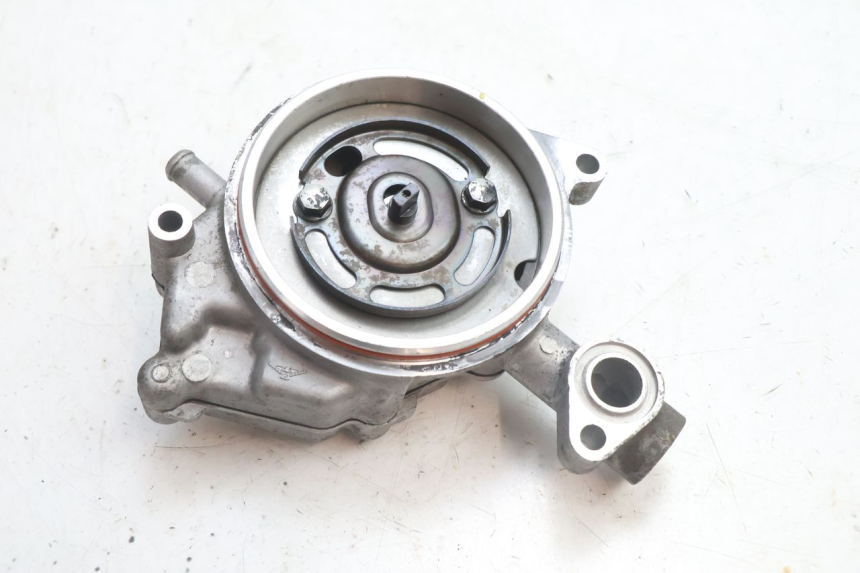photo de POMPA ACQUA YAMAHA X-MAX XMAX 125 (2010 - 2013) - Dettagli dei punti di fissaggio