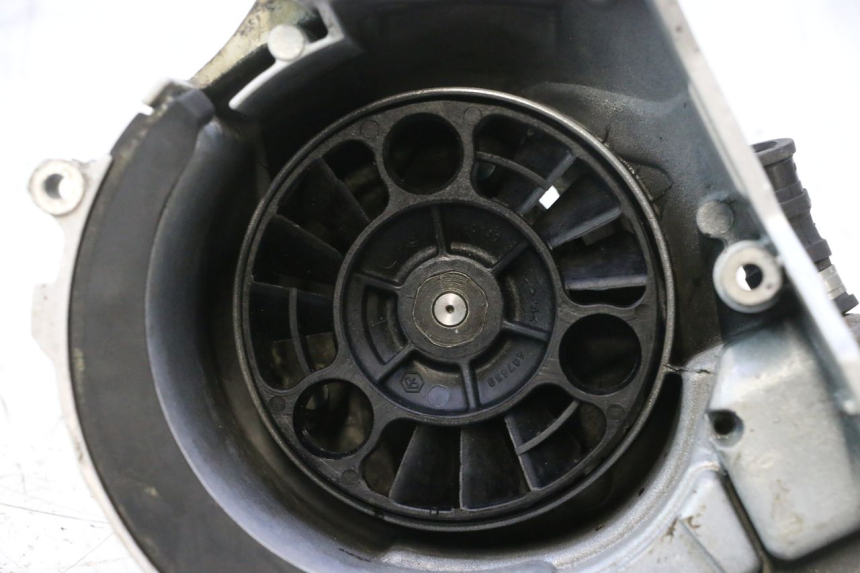 photo de POMPA ACQUA PIAGGIO X9 EVOLUTION 125 (2003 - 2007) - Caratteristiche distintive