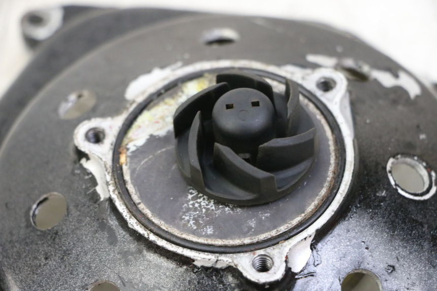 photo de POMPA ACQUA YAMAHA AEROX 50 (1997 - 2006) - Altra angolazione