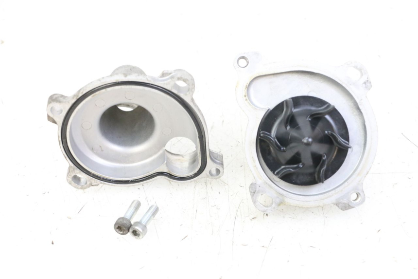 photo de POMPA ACQUA YAMAHA YP T-MAX TMAX 530 (2017 - 2020) - Vista principale