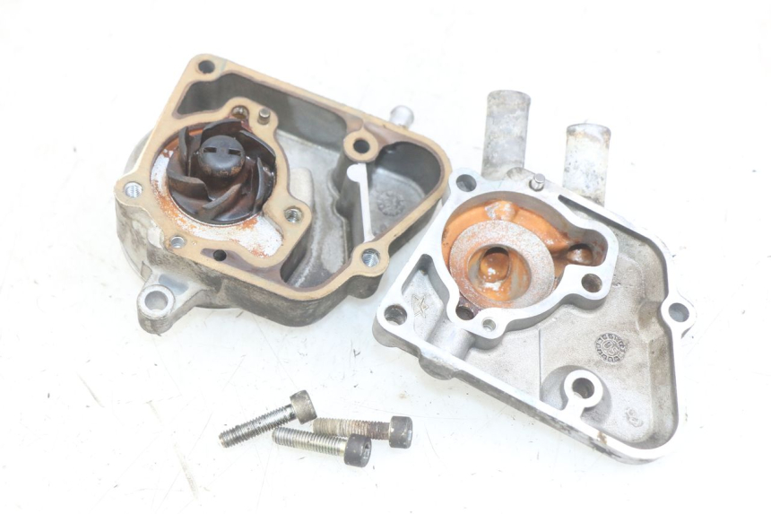 photo de POMPA ACQUA YAMAHA YP MAJESTY 125 (1998 - 2001) - Vista principale