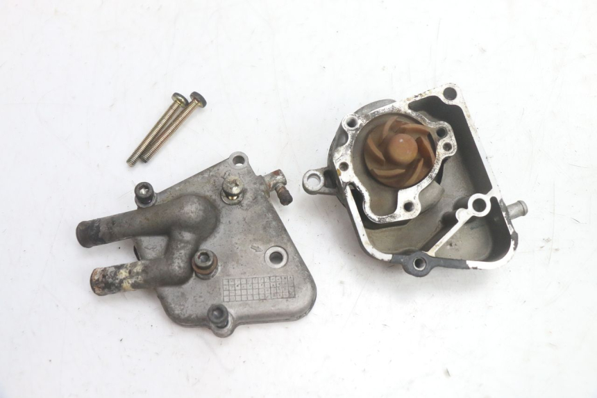photo de POMPA ACQUA YAMAHA YP MAJESTY 125 (1998 - 2001) - Vista principale