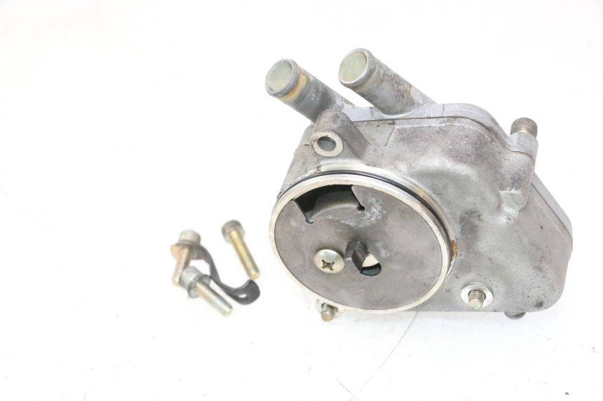photo de POMPA ACQUA YAMAHA YP MAJESTY 125 (2007 - 2010) - Altra angolazione