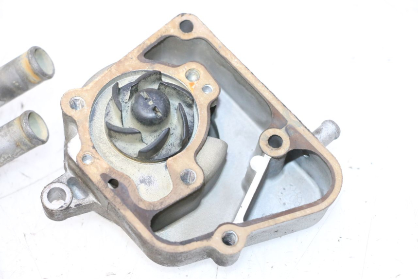photo de POMPA ACQUA YAMAHA YP MAJESTY 125 (2007 - 2010) - Stato della superficie e materiale