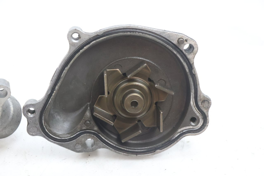 photo de POMPA ACQUA YAMAHA YZF R GENESIS 750 (1993 - 1998) - Zoom sullo stato d'uso