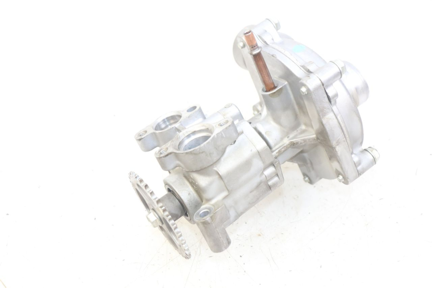 photo de POMPA ACQUA YAMAHA YZF R1 1000 (2007 - 2008) - Dettagli dei punti di fissaggio