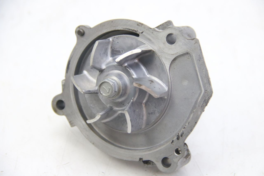 photo de POMPA ACQUA KAWASAKI Z ABS 1000 (2014 - 2020) - Altra angolazione