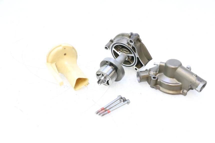 photo de POMPA ACQUA KAWASAKI ZX-6R ZX6R 600 (2000 - 2002) - Stato della superficie e materiale