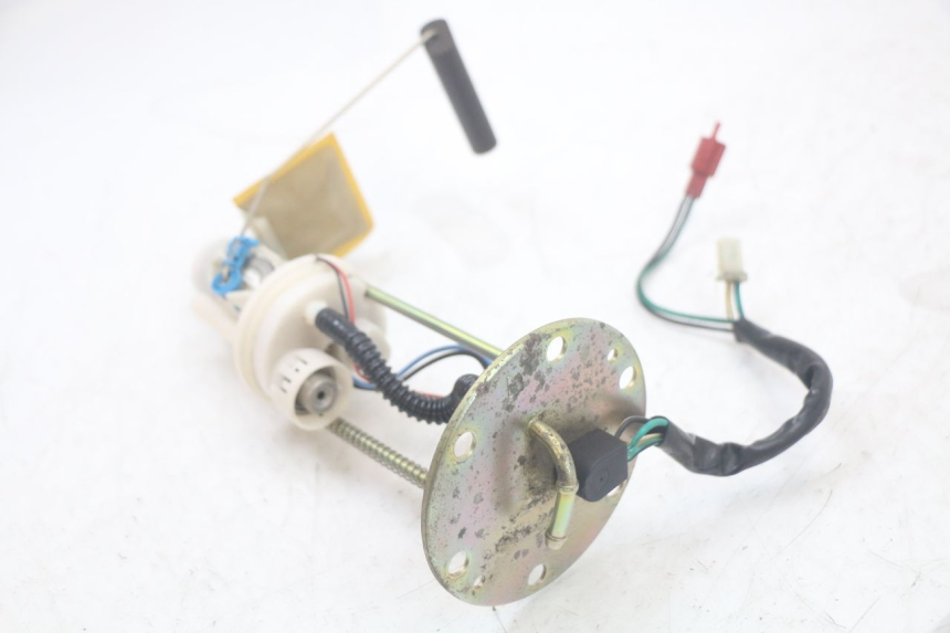 photo de POMPA DEL CARBURANTE QUADRO 3D S 350 (2013 - 2018) - Primo piano tecnico