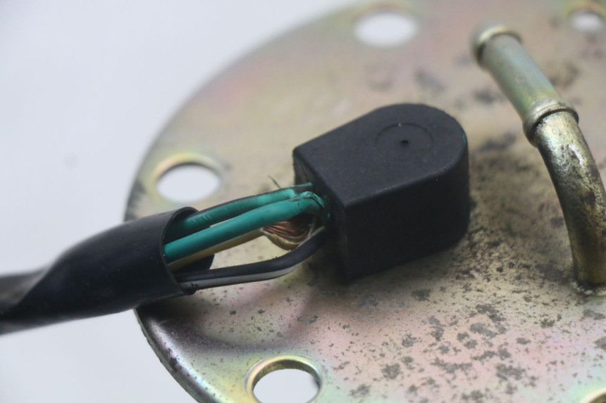 photo de POMPA DEL CARBURANTE QUADRO 3D S 350 (2013 - 2018) - Stato della superficie e materiale